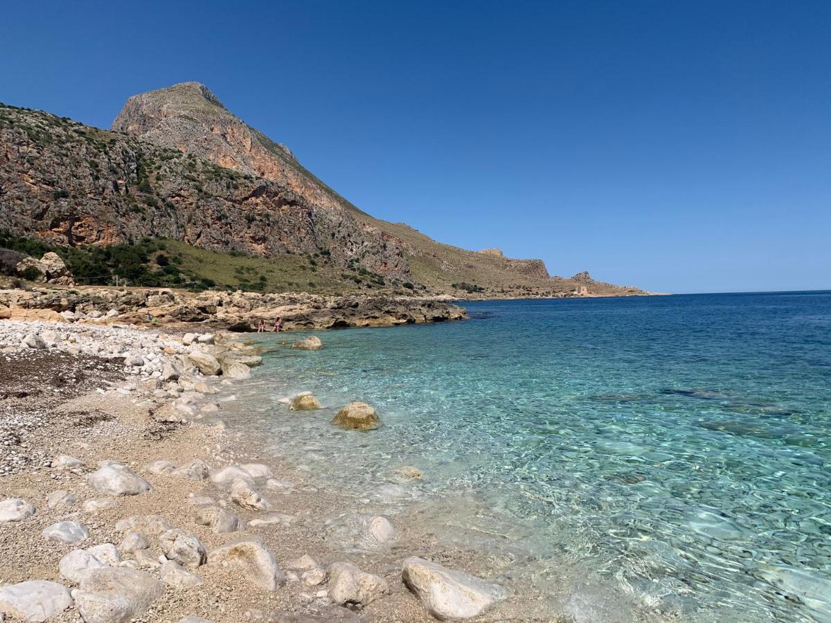 Cala Di Ponente Hotel Castelluzzo Bagian luar foto