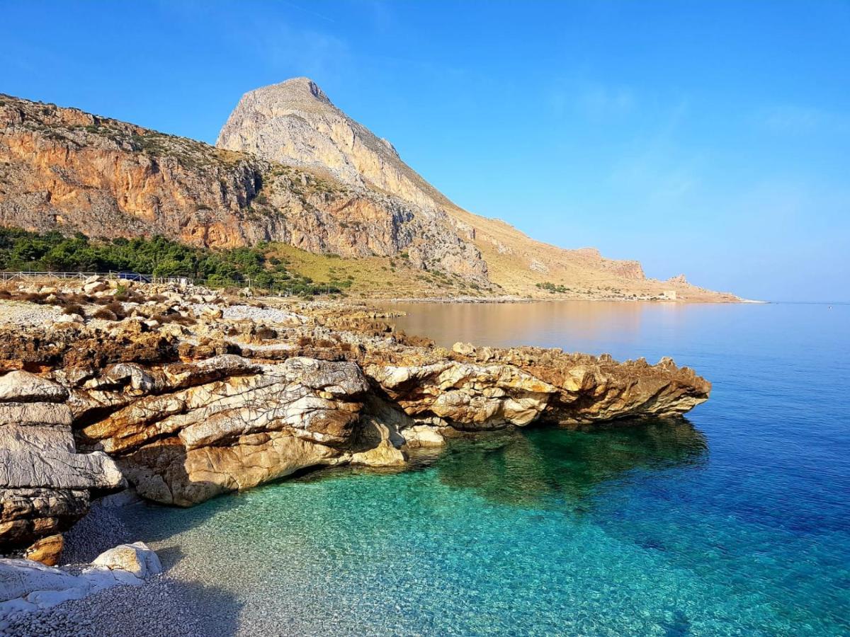 Cala Di Ponente Hotel Castelluzzo Bagian luar foto