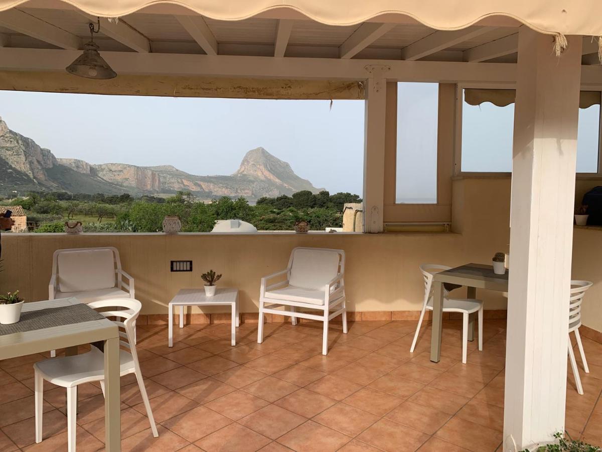 Cala Di Ponente Hotel Castelluzzo Bagian luar foto