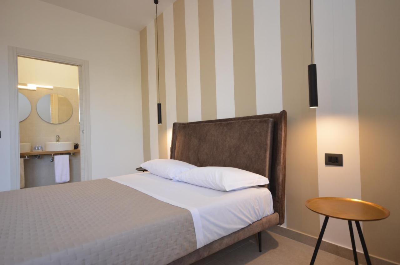 Cala Di Ponente Hotel Castelluzzo Bagian luar foto