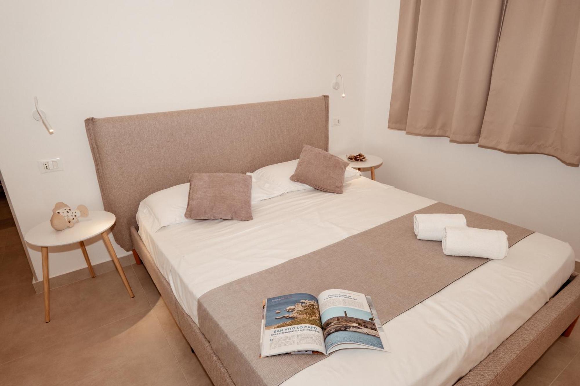 Cala Di Ponente Hotel Castelluzzo Bagian luar foto