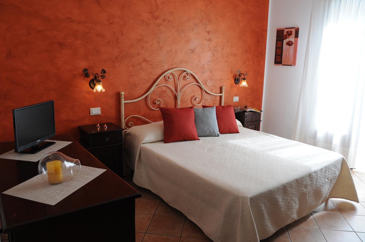 Cala Di Ponente Hotel Castelluzzo Bagian luar foto
